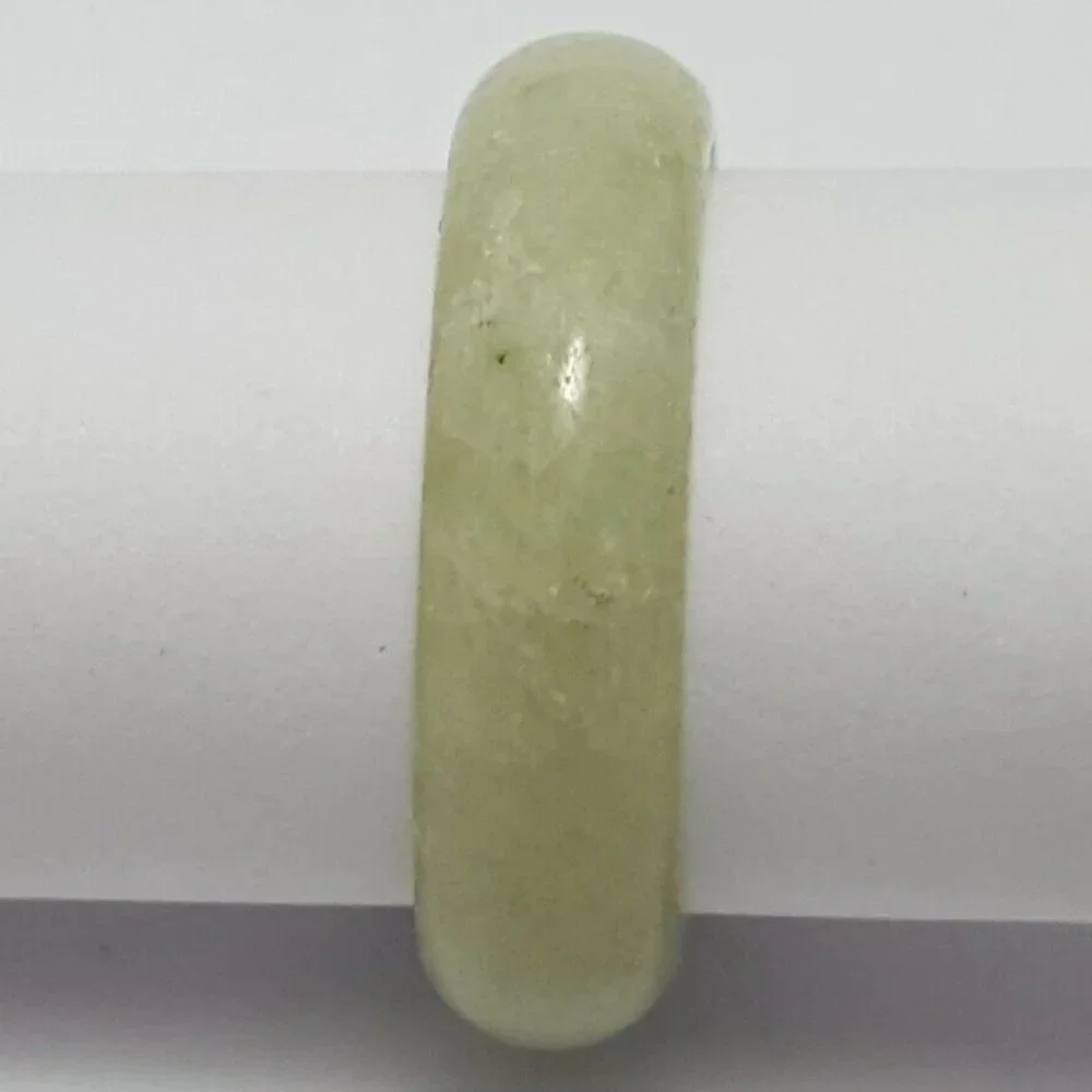 Beautiful Green Jade Wedding Ring Band Size 5.25 - Nice!